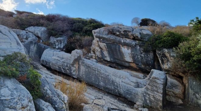 Ο γίγαντας που δεν σηκώθηκε ποτέ: Το μυστήριο του Κούρου της Νάξου